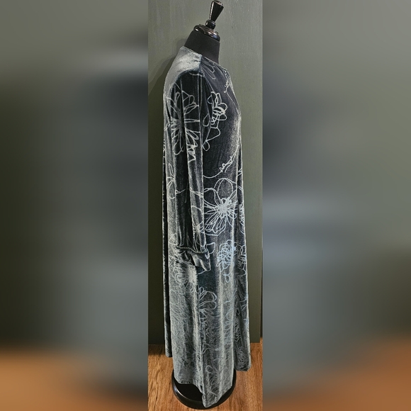 Jasmine Rose Velvet Zip-up Robe - Picture 6 of 9